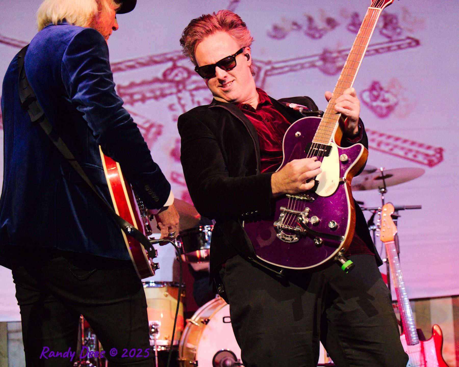 The Traveling Wilburys & Beyond