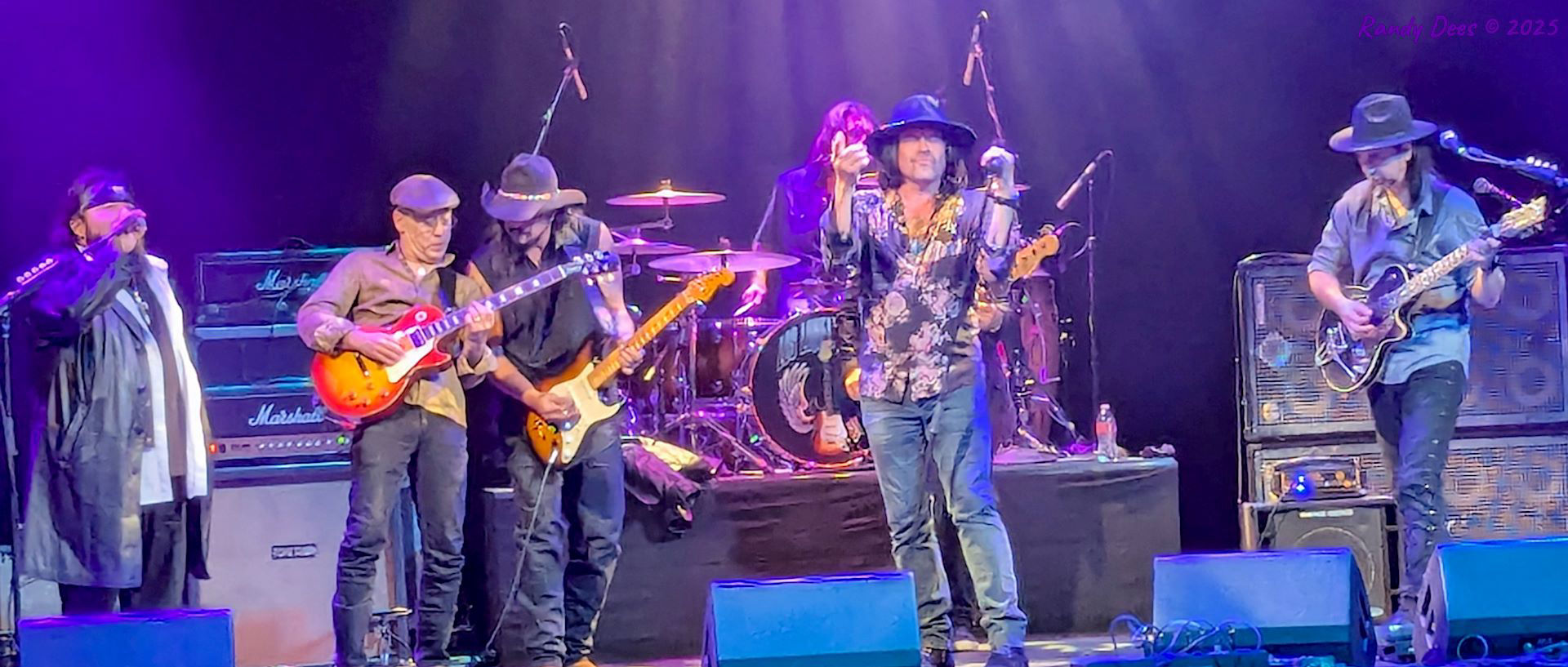 Los Lonely Boys / Del Castillo